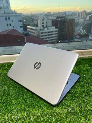 HP Notebook 348 G3 Core i5  6th Generation image 3