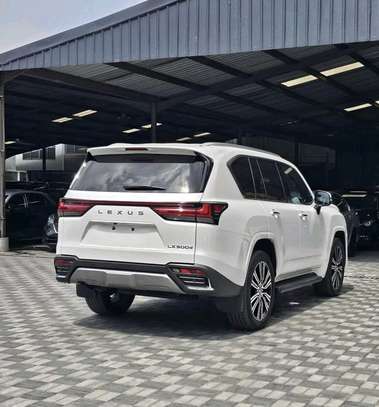 Lexus LX500d 2024 White image 13