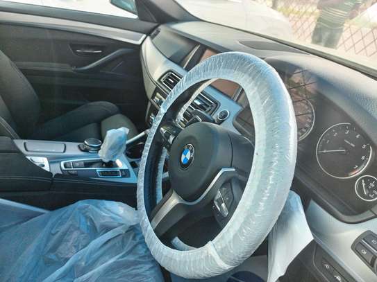 BMW 523i image 1