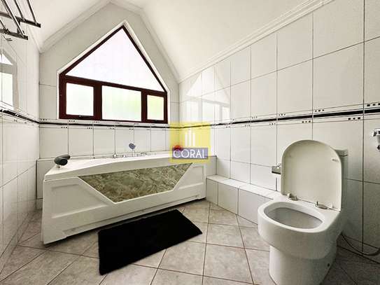 4 Bed Villa with Swimming Pool in Limuru image 7