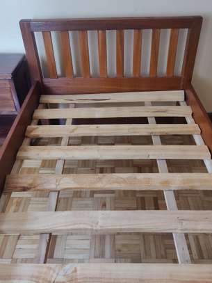 Single bed for sale in very good condition image 4