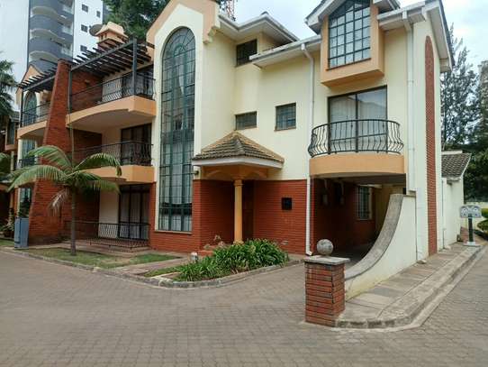 4 Bed Villa with En Suite in Kileleshwa image 13