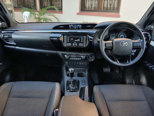Toyota hillux double cab on offer in Mombasa image 9