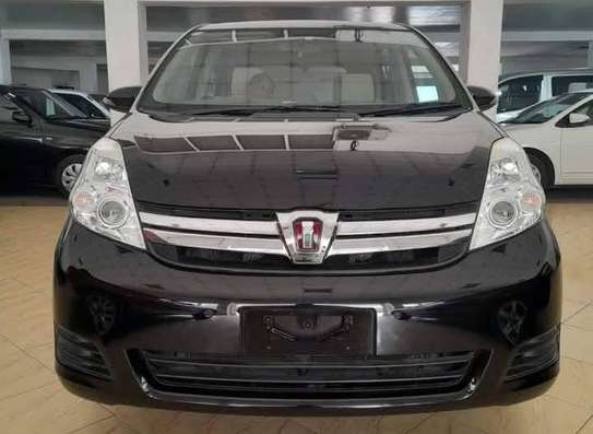 Toyota ISIS 2018 image 7