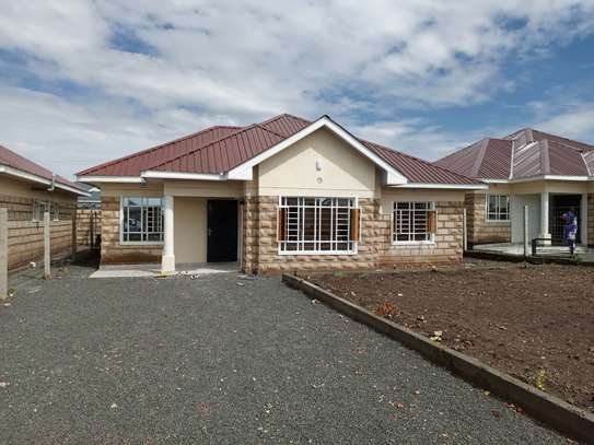 3 Bed House with En Suite at Ola image 1