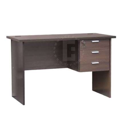 Top quality and durable office desks image 4