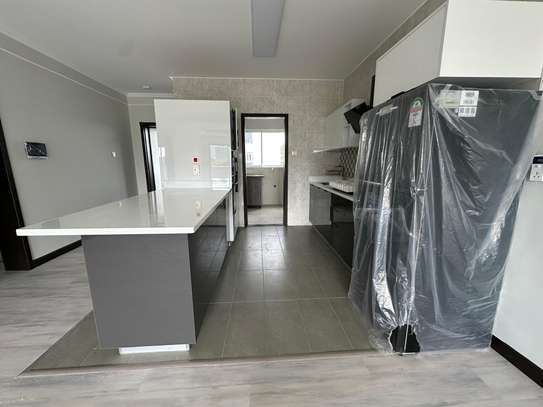 2 Bed Apartment with En Suite at Riverside image 4