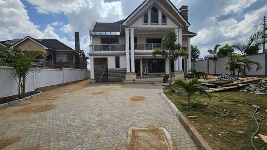 5 Bed Townhouse in Kiambu Road image 2
