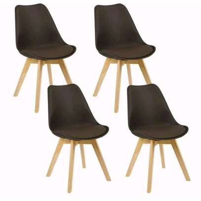 Padded Eames Chair with wooden legs image 3
