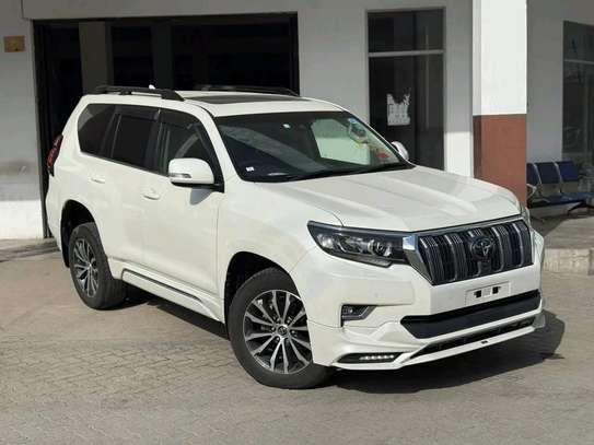 Toyota Land Cruiser Prado TZ-G 2018 white image 9