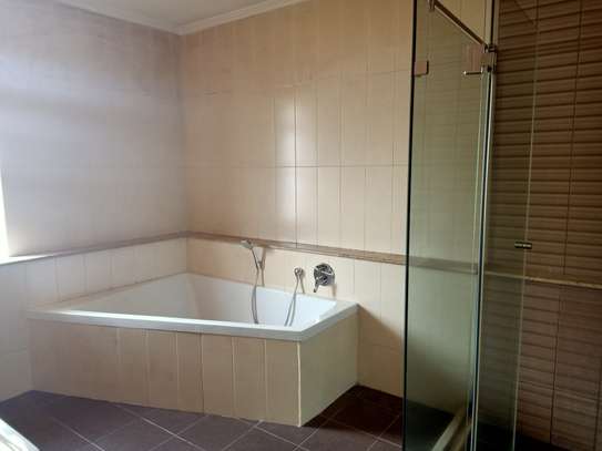 4 Bed Townhouse with En Suite at Njumbi Rd image 19