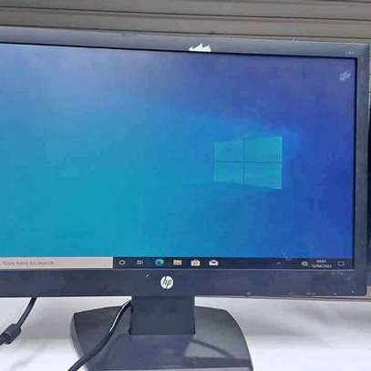 Dell 22 inch Monitor with HDMI image 3