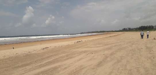 12 Acres Front Row Beach Is For Sale in Ngomeni Malindi image 3