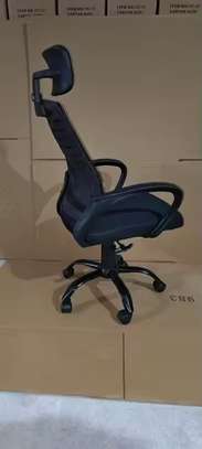 Adjustable Black Swivel Mesh Office Chair image 4