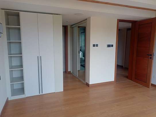 4 Bed Villa with En Suite in Lavington image 7