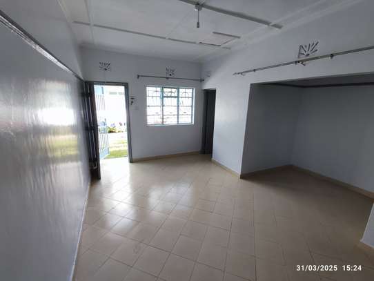 STUDIO APARTMENT TO LET image 13