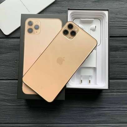 Apple Iphone 11 pro max 256gb gold image 1