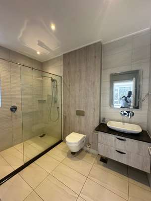 Serviced 3 Bed Apartment with En Suite in Westlands Area image 9