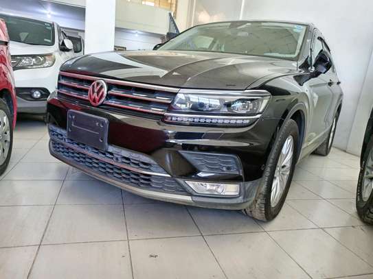 Volkswagen Tiguan black 2017 image 6