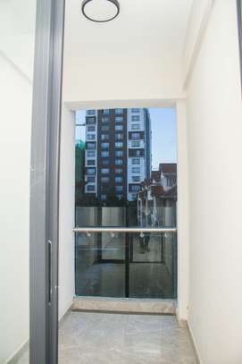 2 Bed Apartment with En Suite at Kindaruma Rd image 8