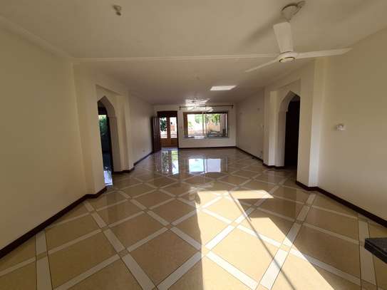 3 Bed Apartment with En Suite in Nyali Area image 16