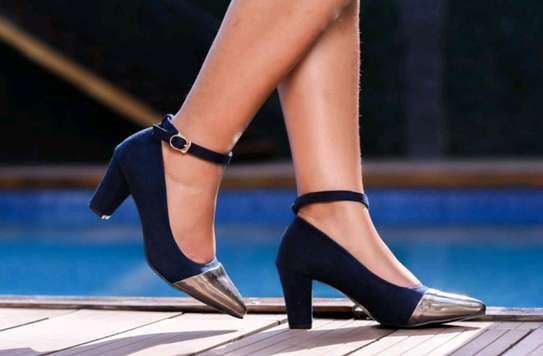 Amazing Chunk heels image 1