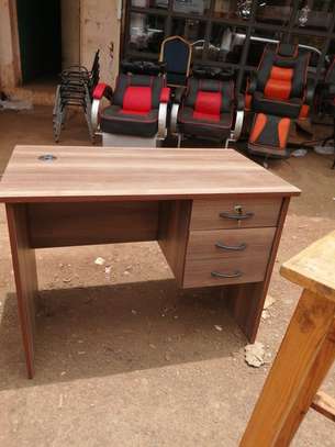 Home and office desk image 8
