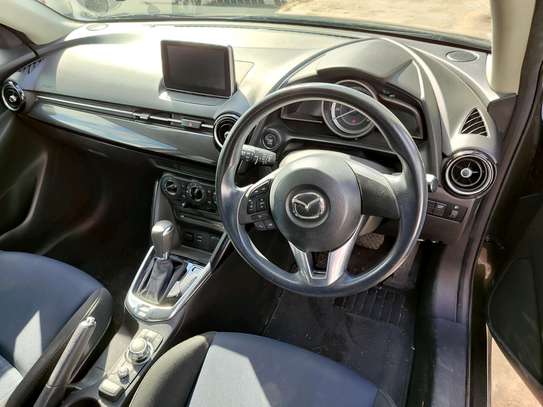 Mazda demio newshape image 6