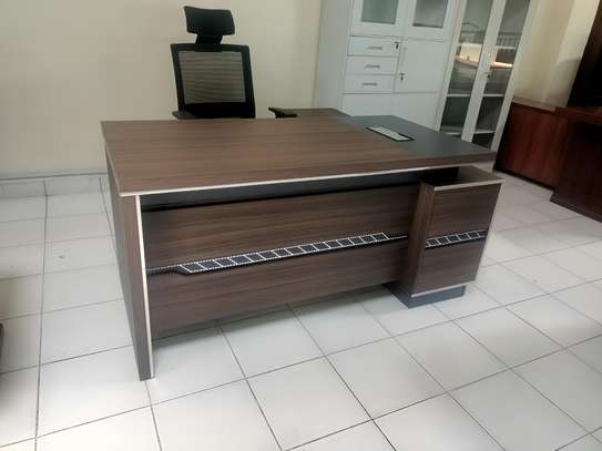 1800mm L-shaped executive office desk image 3