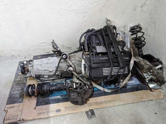 BMW E90 N46 2.0L RWD ENGINE & TRANSMISSION image 2