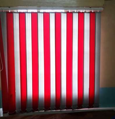 CUSTOMIZED VERTICAL OFFICE BLINDS image 1