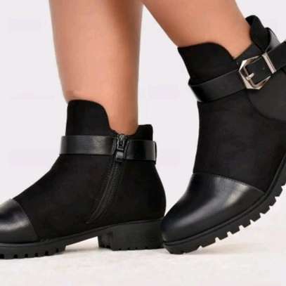 Ankle boots image 3
