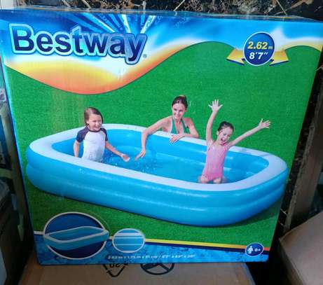 Inflatable bestway swimming pool image 1