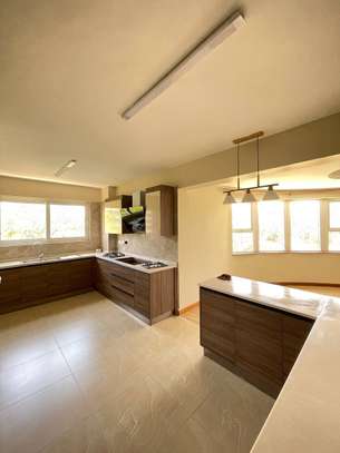 3 Bed Apartment with En Suite in Kilimani image 14