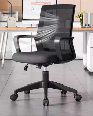 Ergonomic Office Chair – Mid-Back Swivel Design image 6