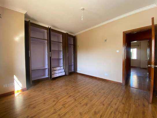 2 Bed Apartment with En Suite in Kilimani image 15