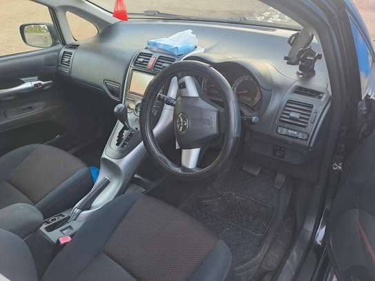 Toyota Auris for hire image 2