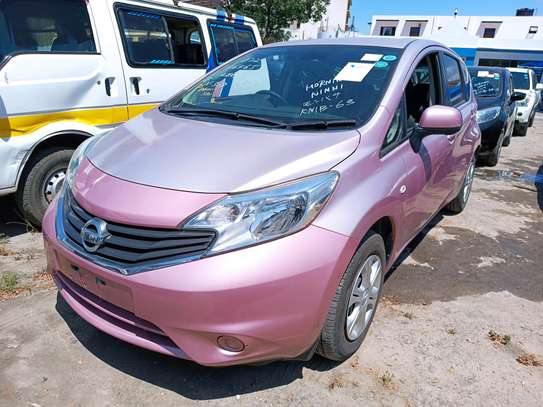 PINK NISSAN NOTE image 2