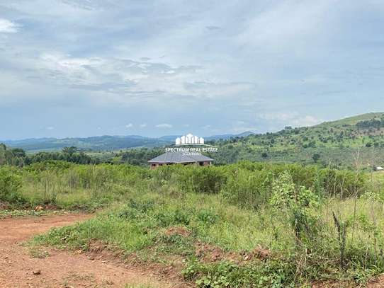 Garisa-Makueni road past matuu 1000 acres at 500k per acre image 1