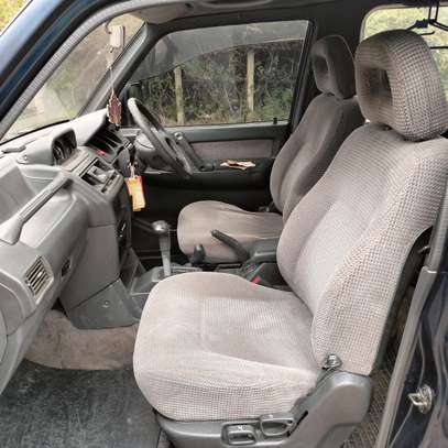 3 DOOR MITUBISHI PAJERO image 10