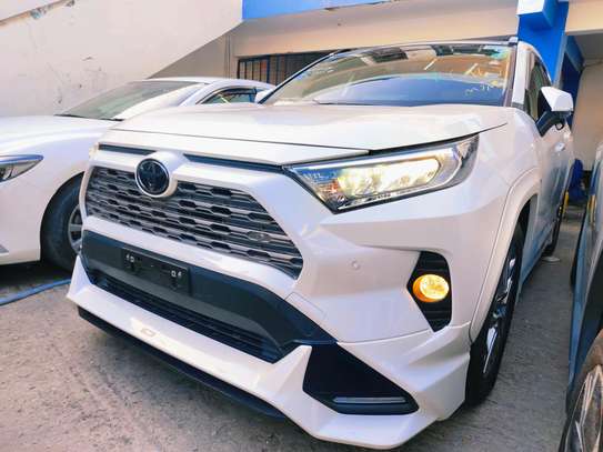 Toyota RAV4 white 2019 Sunroof image 5