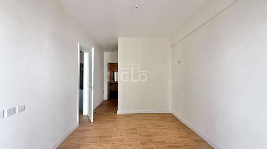 1 Bed Apartment with En Suite in Valley Arcade image 13