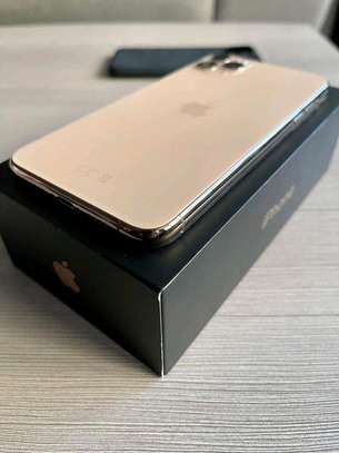 Apple Iphone 11 Pro Max 512Gb Gold image 3