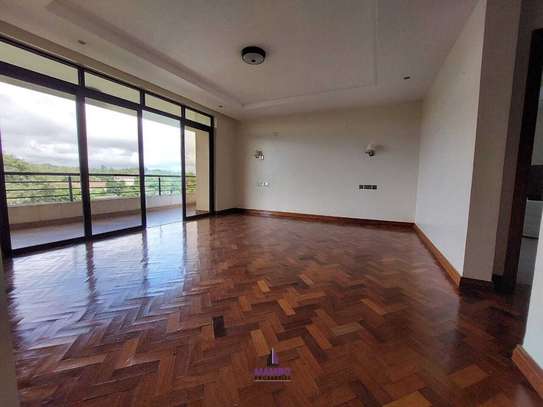 3 Bed Apartment with En Suite at Riverside Drive image 4