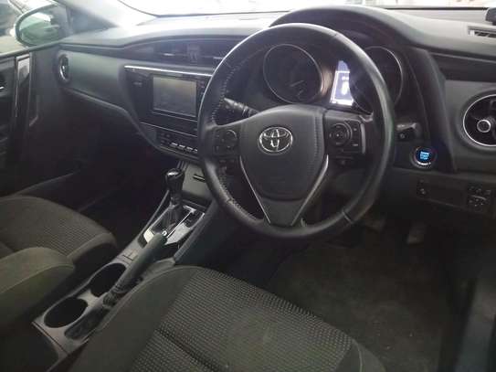 Toyota auris newshape fully loaded 🔥🔥🔥 image 4