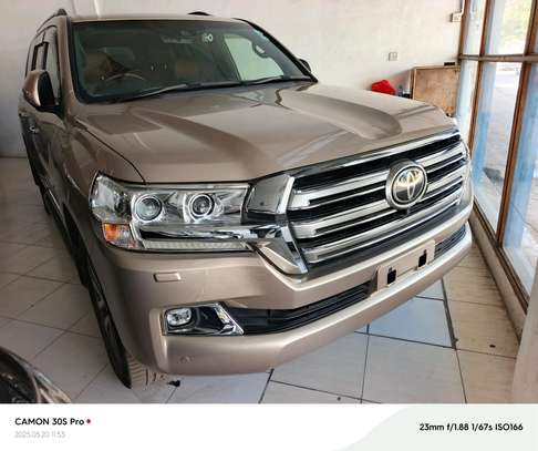 Toyota landcruiser ZX image 1