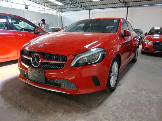 Mercedes benz A180 Red image 4