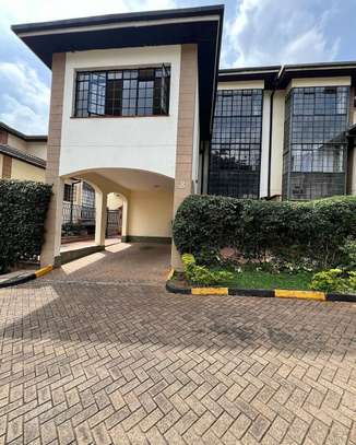 4-bedroom townhouse to let image 1
