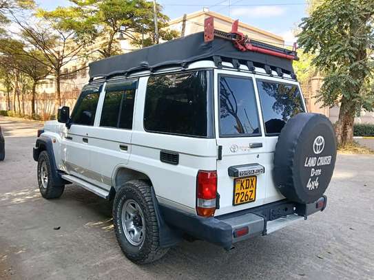 TOYOTA LAND CRUISER HARDTOP 5 DOOR image 6