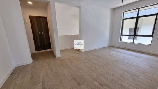 4 Bed House with En Suite in Runda image 12